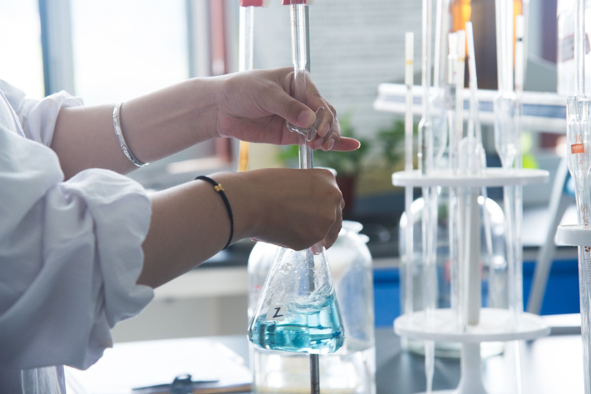 In our laboratory, physical analyzes and chemical analyzes are performed per day.